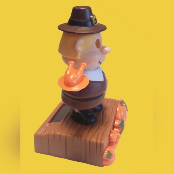 SOLAR POWER DANCING BOBBLEHEAD SUN-CATCHER PILGRIM BOY ~ THANKSGIVING 2016 - Picture 2 of 6